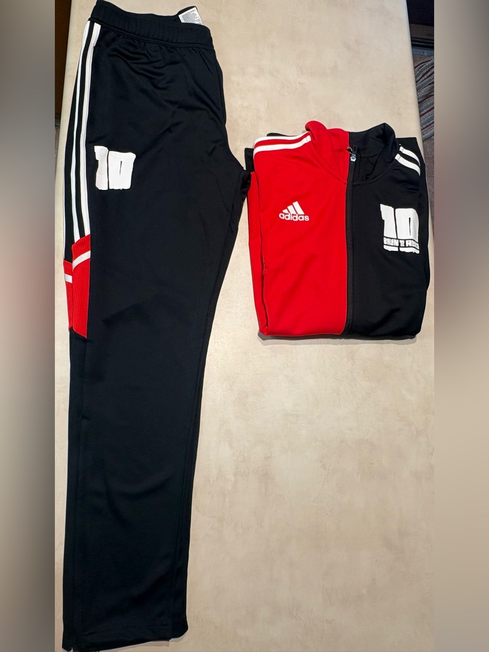 Men’s Adidas Lionel Messi track jogger pants and jacket set NWT